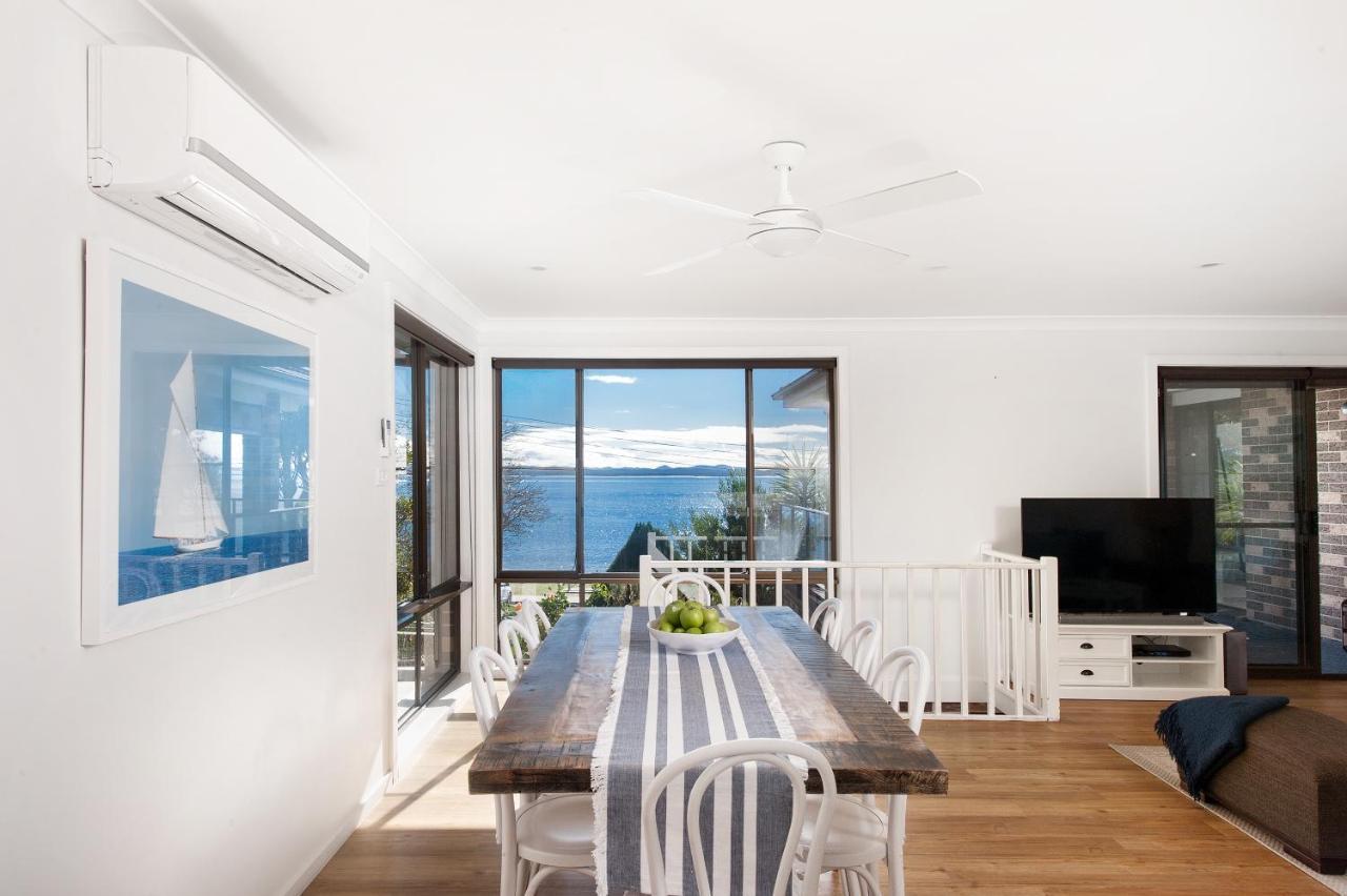 Dutchie'S Dream - Glorious Views And Opposite Dutchies Beach Nelson Bay Bagian luar foto