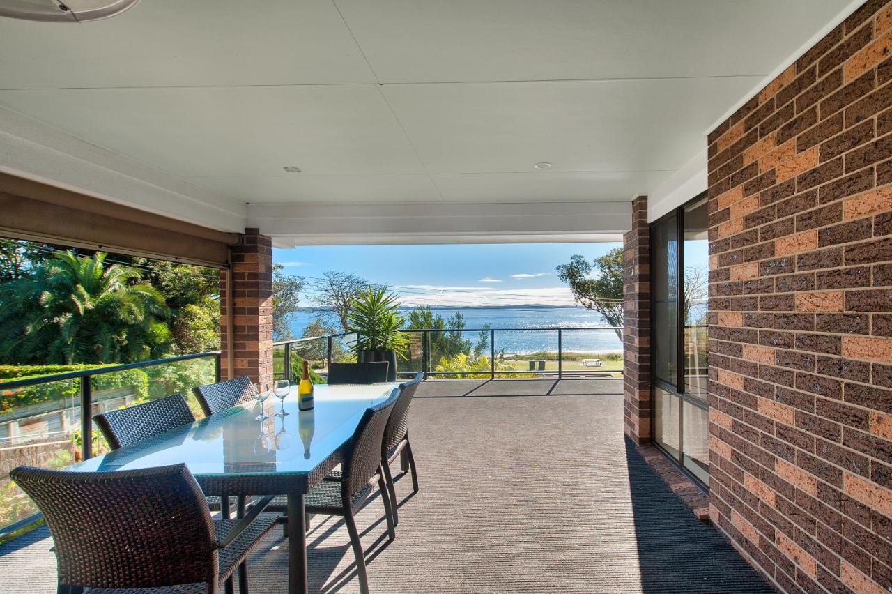 Dutchie'S Dream - Glorious Views And Opposite Dutchies Beach Nelson Bay Bagian luar foto
