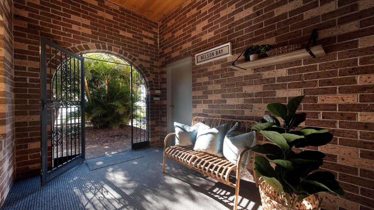Dutchie'S Dream - Glorious Views And Opposite Dutchies Beach Nelson Bay Bagian luar foto